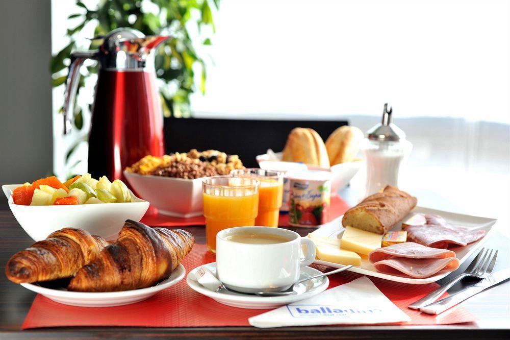 Hotel Pont Rouge ,